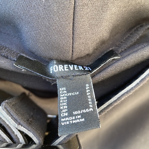 Forever 21 Black Belted Trousers. Size S - Picture 3 of 4